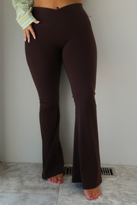 Running Errands Pants: Brown