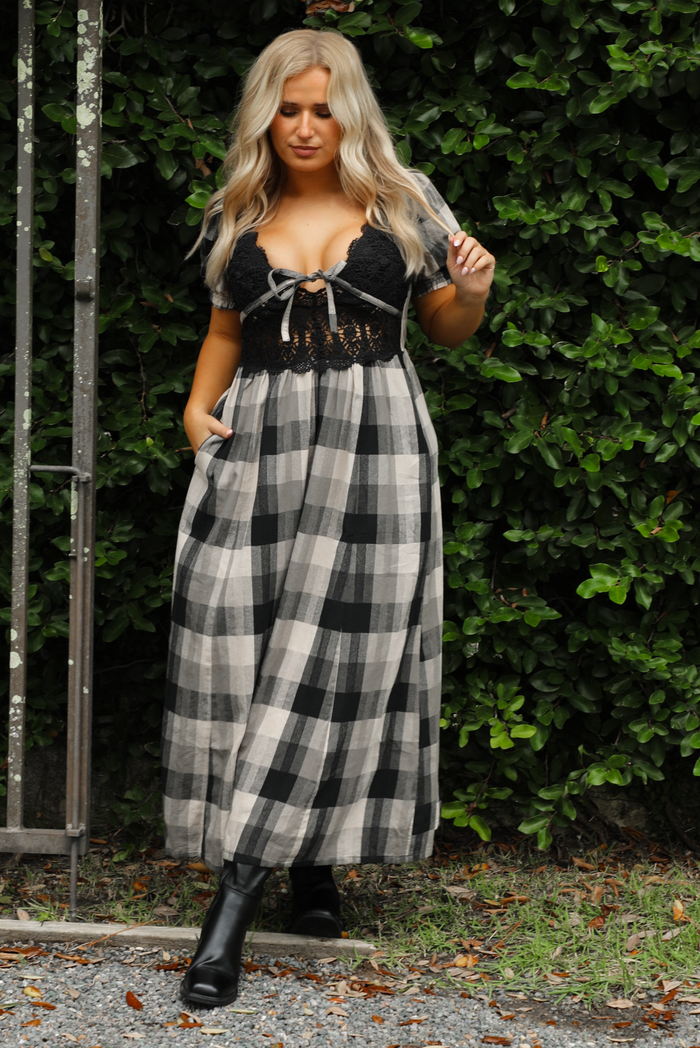 Dawn Maxi Dress: Black/Off-White Plaid