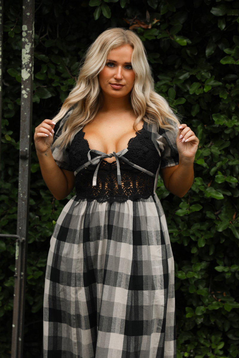 Dawn Maxi Dress: Black/Off-White Plaid