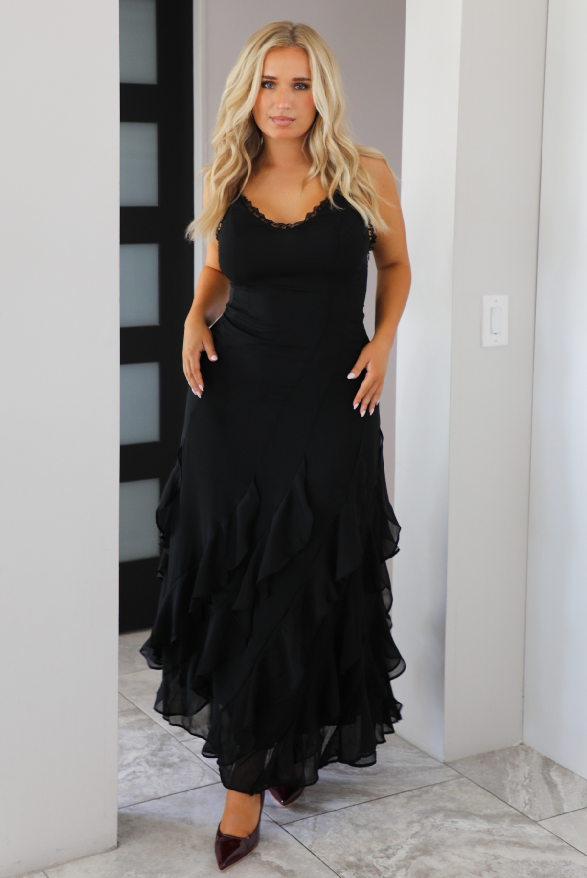 Evening Pour Maxi Dress: Black