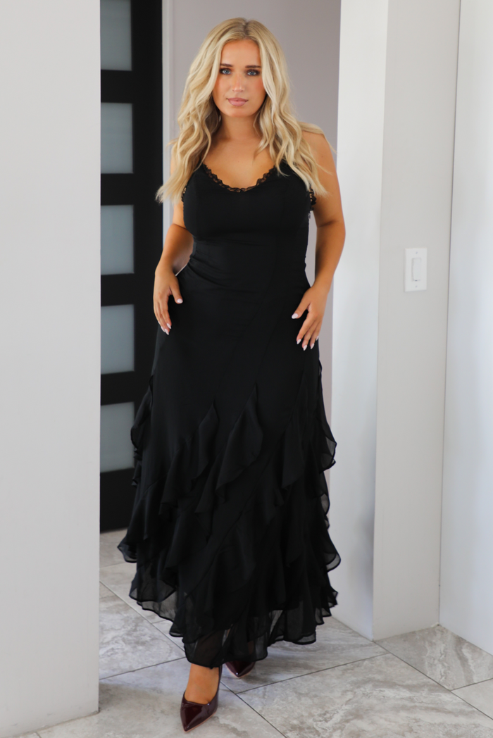 Evening Pour Maxi Dress: Black