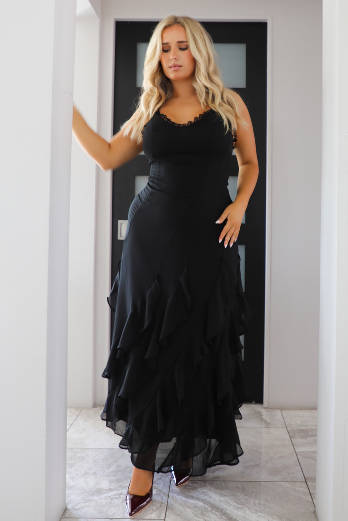 Evening Pour Maxi Dress: Black
