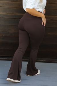 Running Errands Pants: Brown