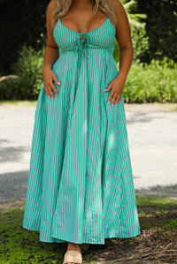 All About Perspective Maxi Dress: Kelly Green/White