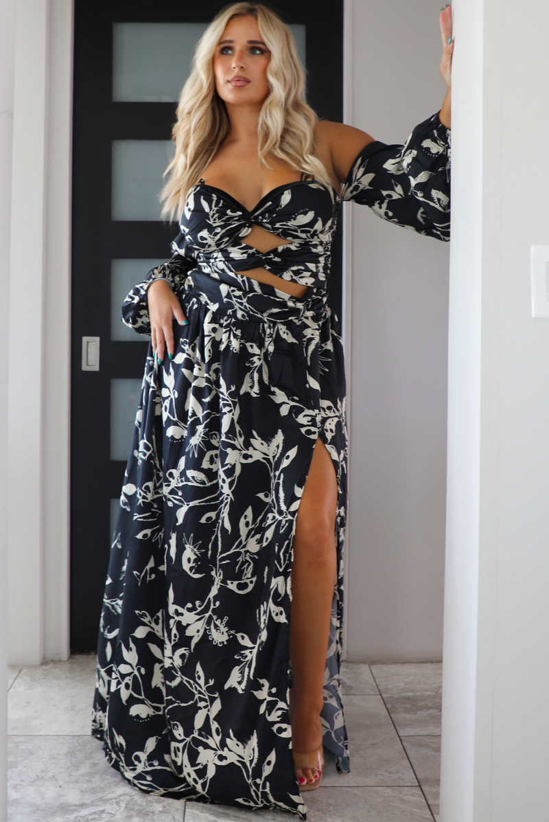 Be Our Guest Maxi Dress: Black/White