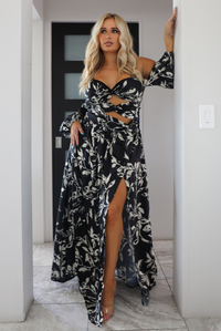 Be Our Guest Maxi Dress: Black/White