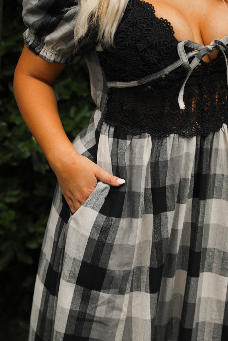 Dawn Maxi Dress: Black/Off-White Plaid