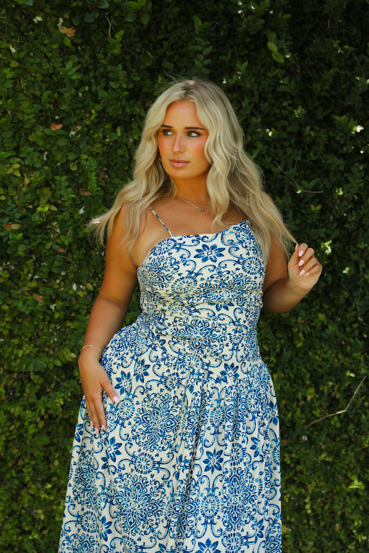 Walking Back To You Maxi Dress: Ivory/Navy