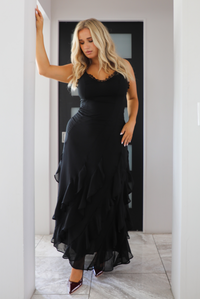 Evening Pour Maxi Dress: Black