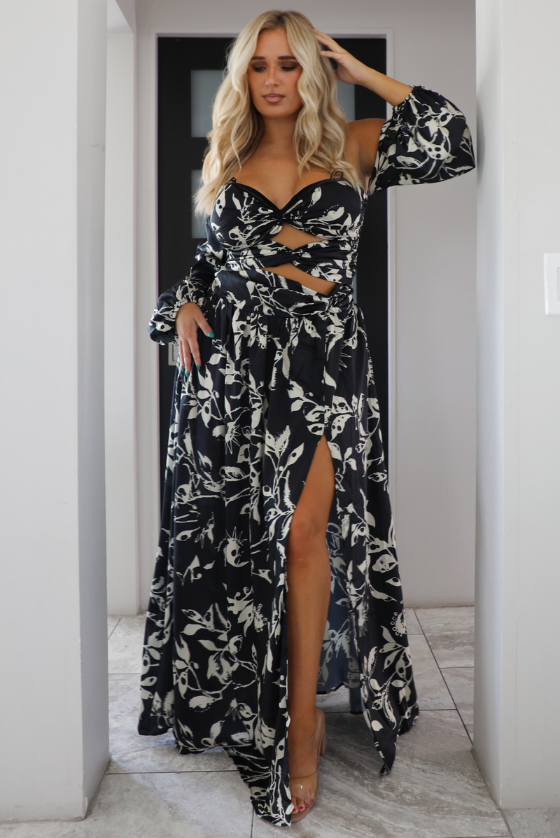 Be Our Guest Maxi Dress: Black/White