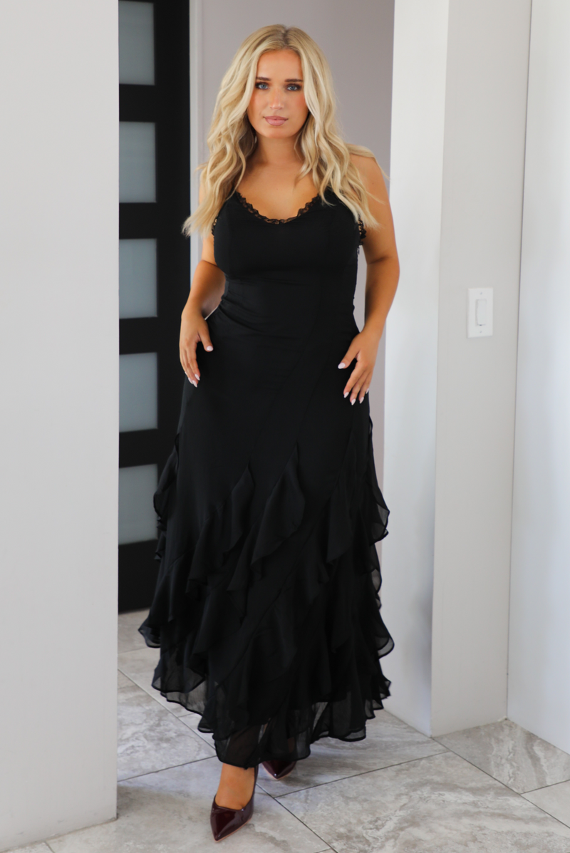 Evening Pour Maxi Dress: Black