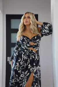 Be Our Guest Maxi Dress: Black/White