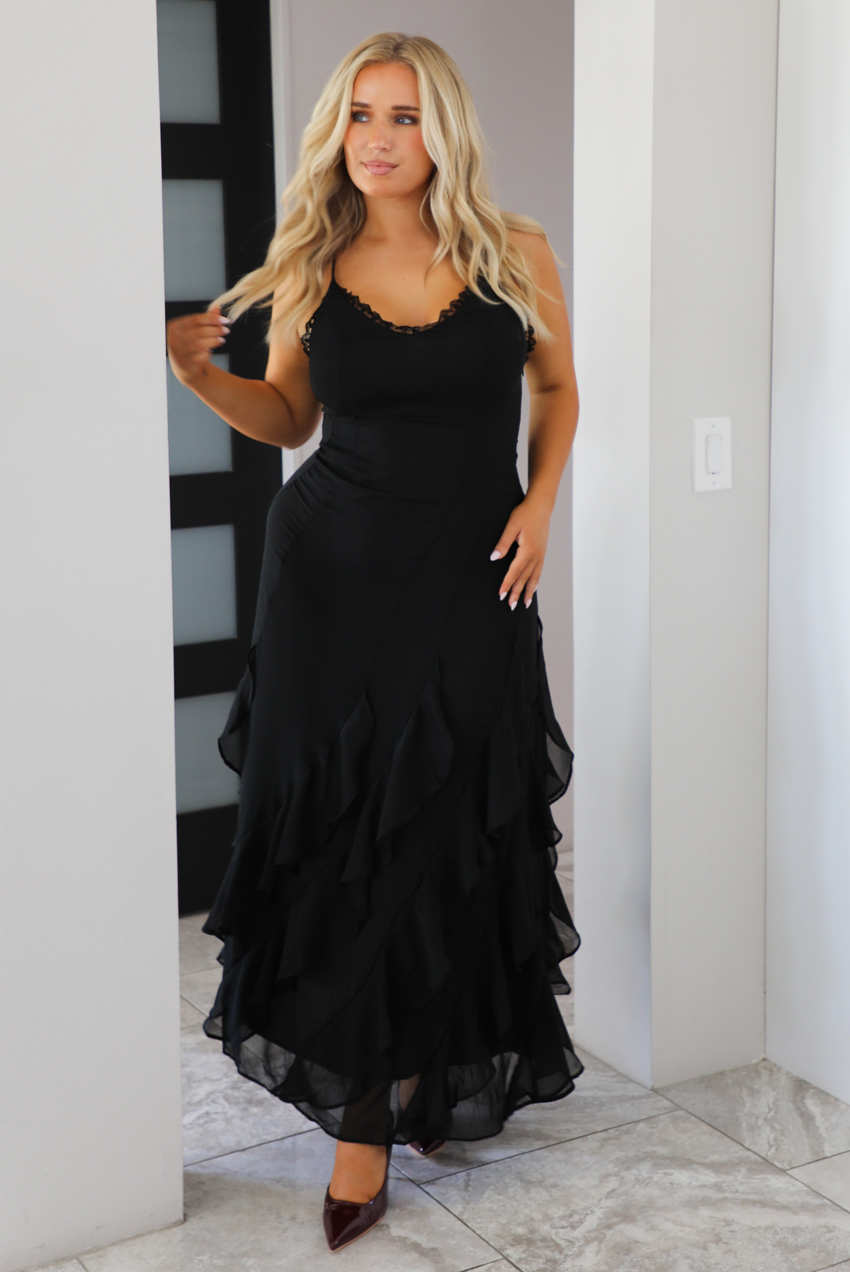 Evening Pour Maxi Dress: Black