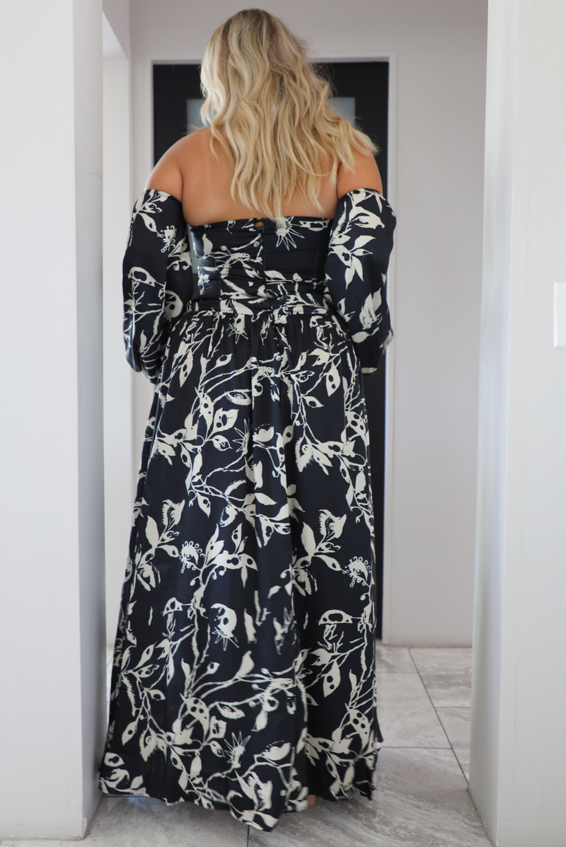 Be Our Guest Maxi Dress: Black/White