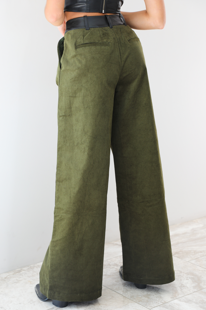 Spicy Season Pants: Hunter Green/Black
