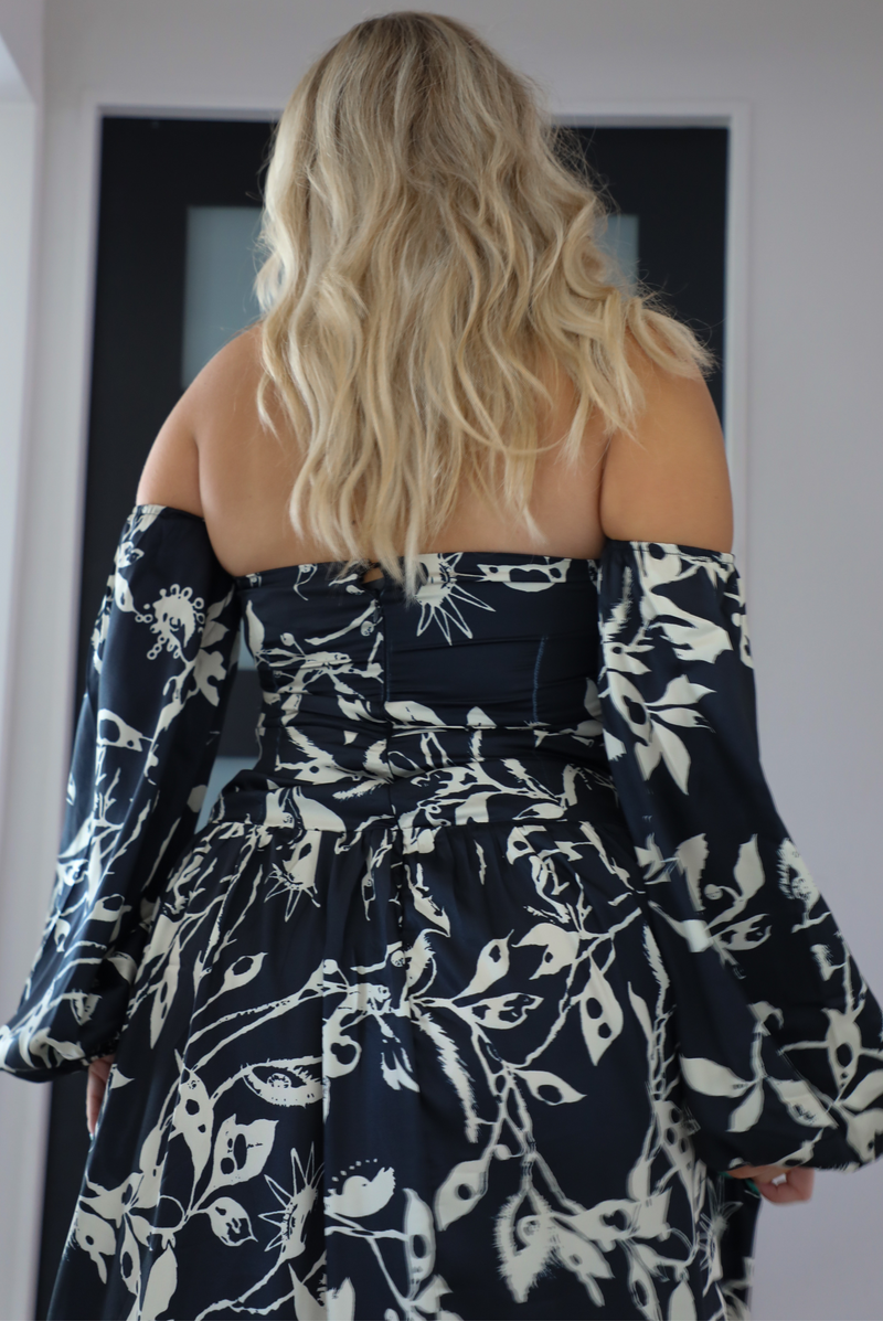 Be Our Guest Maxi Dress: Black/White