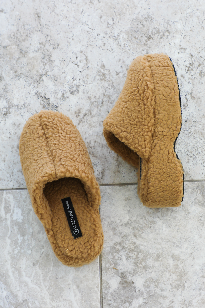 The Trudy Sherpa Clog: Tan
