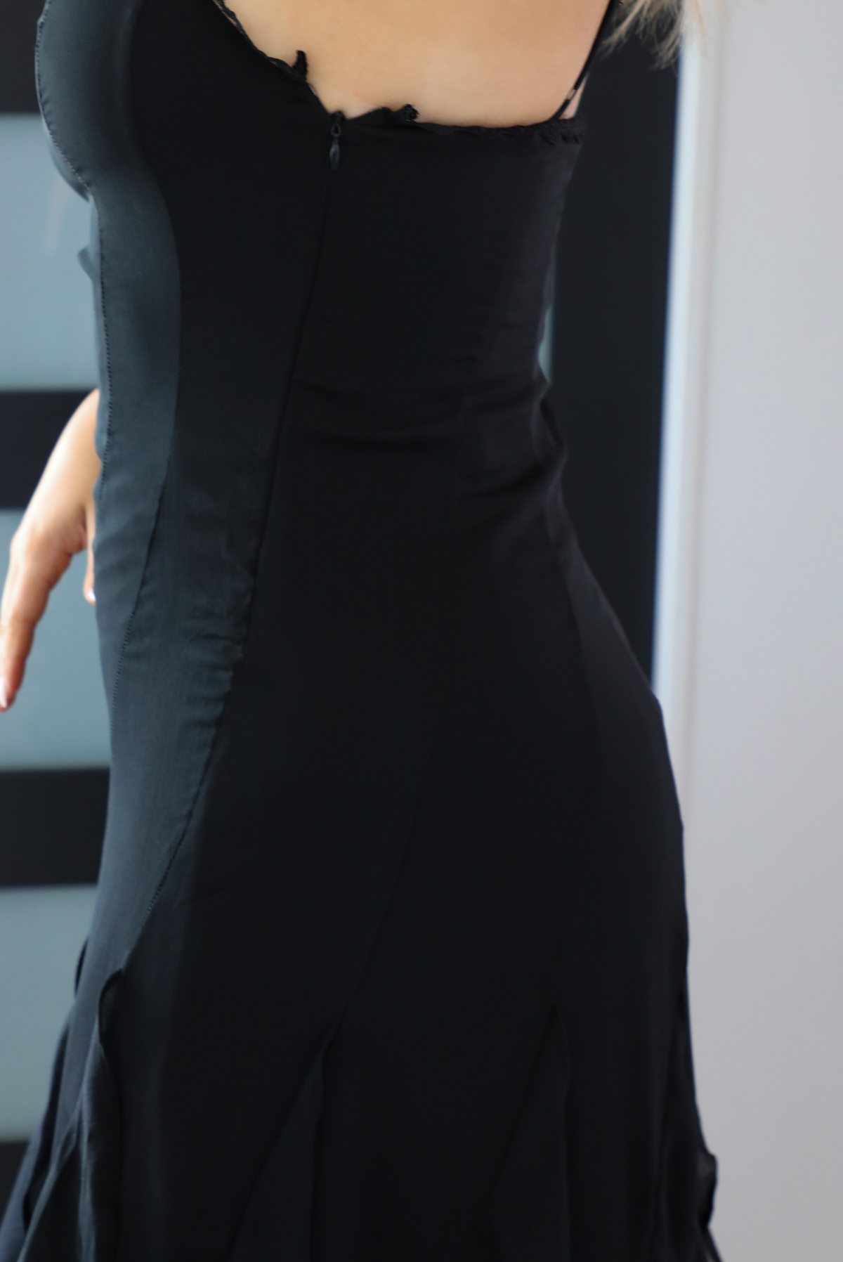 Evening Pour Maxi Dress: Black