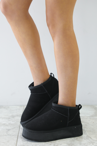 Scorpio Boots: Black