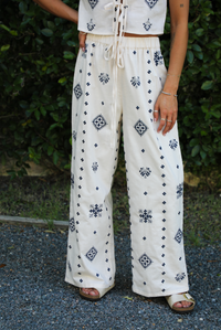 Stay Focused Set: Sand/Navy