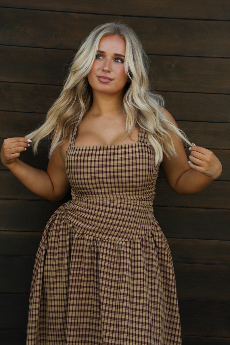 Walking Along Midi Dress: Tan/Brown
