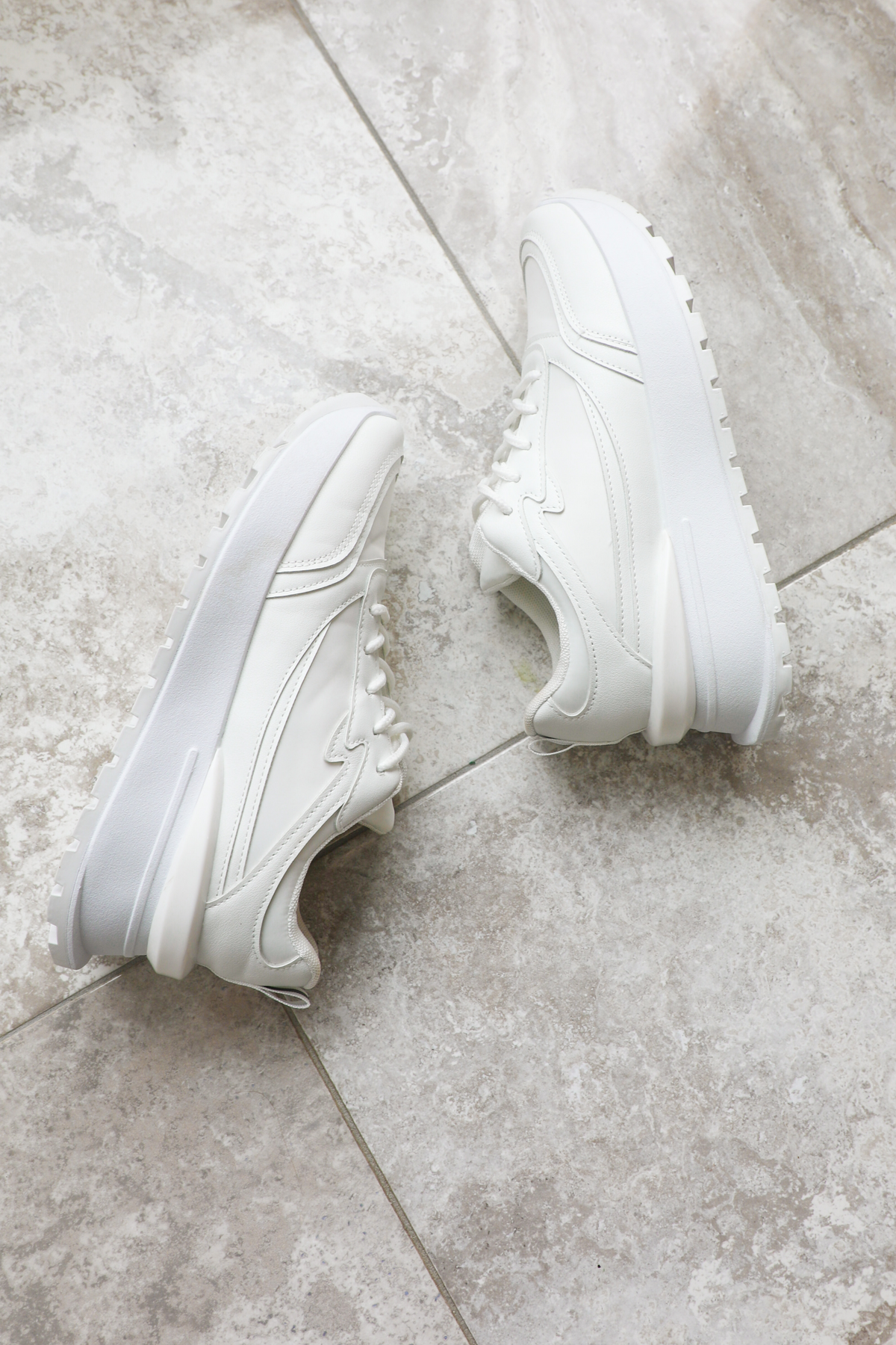 Far Back Sneakers: White