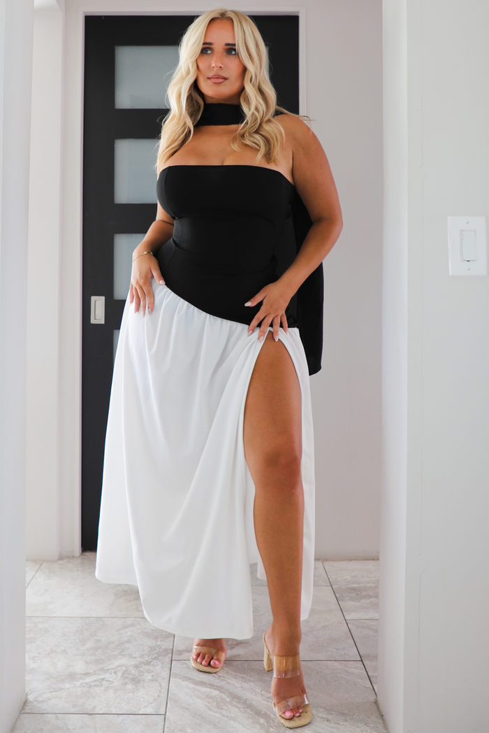 Find Me Maxi Dress: Black/White