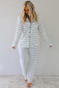 Snuggled Up Pajama Set: Grey/White