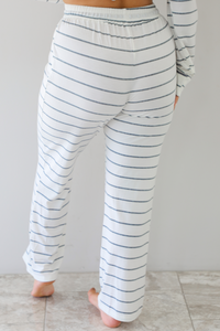 Snuggled Up Pajama Set: Grey/White