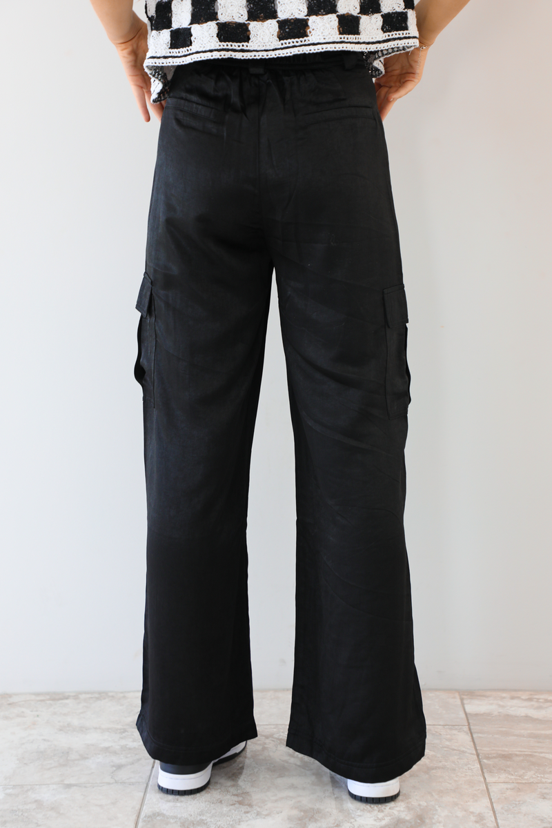 Follow Me Back Cargo Pants: Black