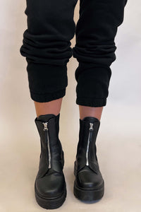 Call On Me Boots: Black